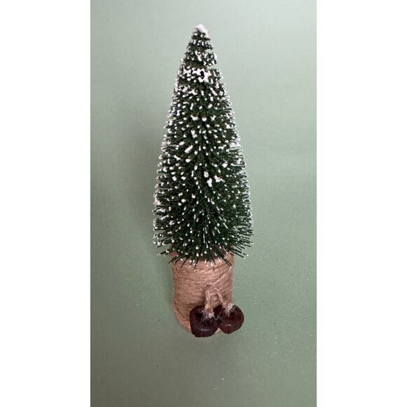 Handcrafted Bottle Brush Tree on Decorated Thread Spool Holiday Décor SPT15 - Picture 1 of 3